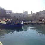 Antiche Mura E Poi *