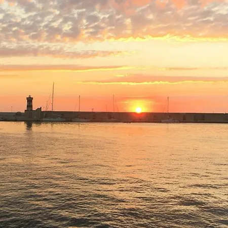 Antiche Mura E Poi *