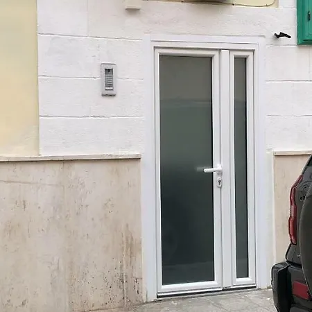 Antiche Mura E Poi *